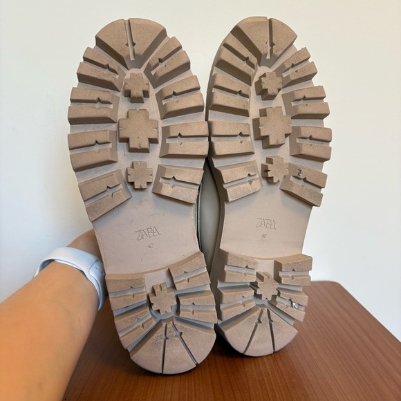 Zara Horse Bit Cream Chunky Soft Academia Loafers with Gold Accent - size 40 - Picture 6 of 8